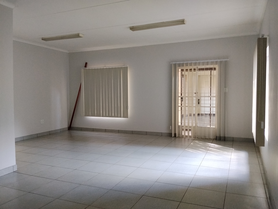 To Let 3 Bedroom Property for Rent in Geelhoutpark North West
